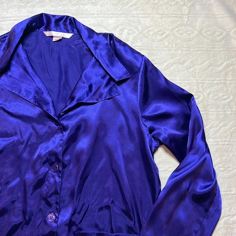 Victoria’s Secret pajama top‎